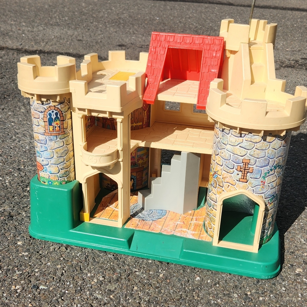 1974 Fisher Price Little People Play Family Castle #993 Moat Draw bridge USED